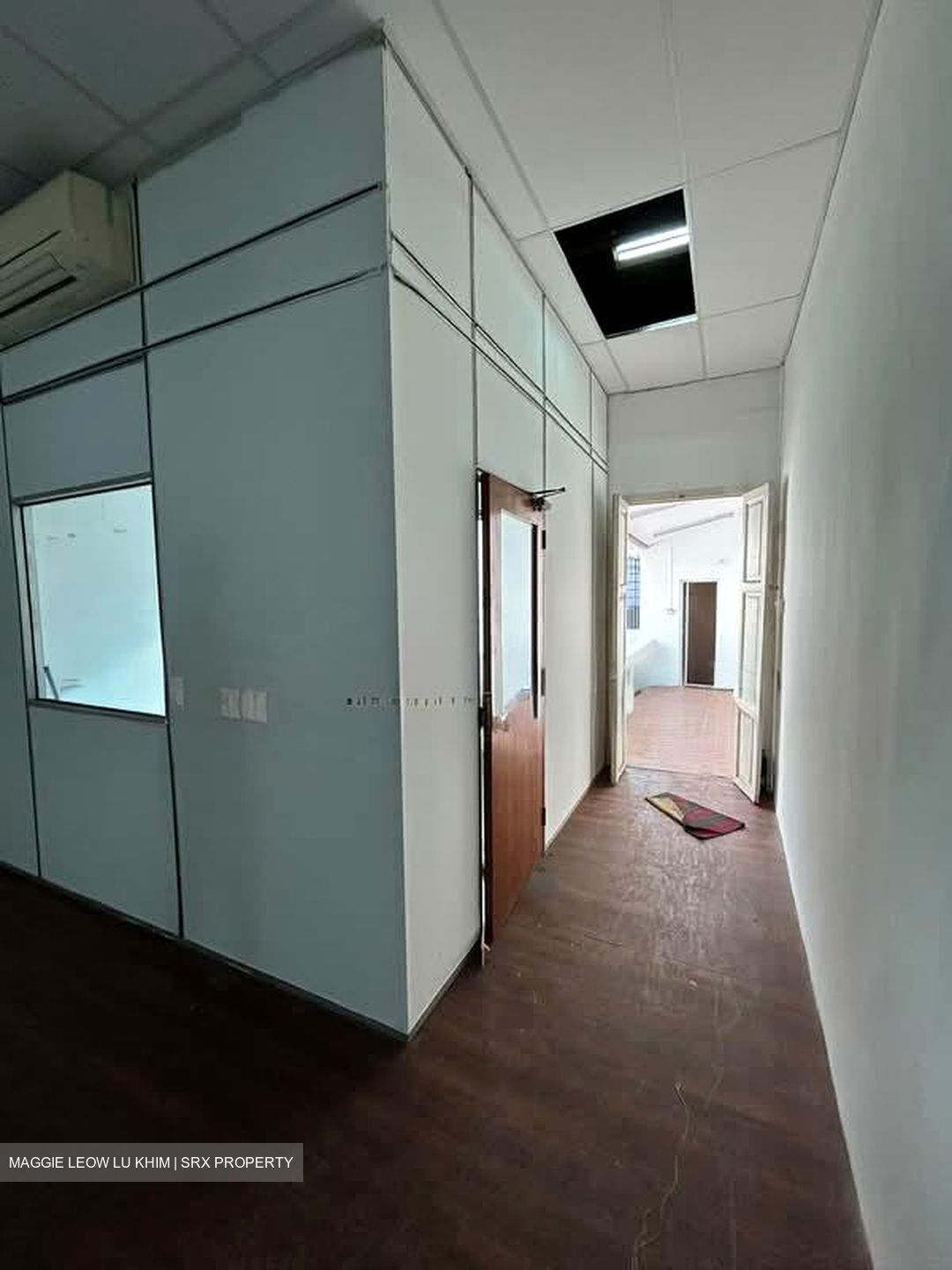 Desker Road (D8), Office #608352181